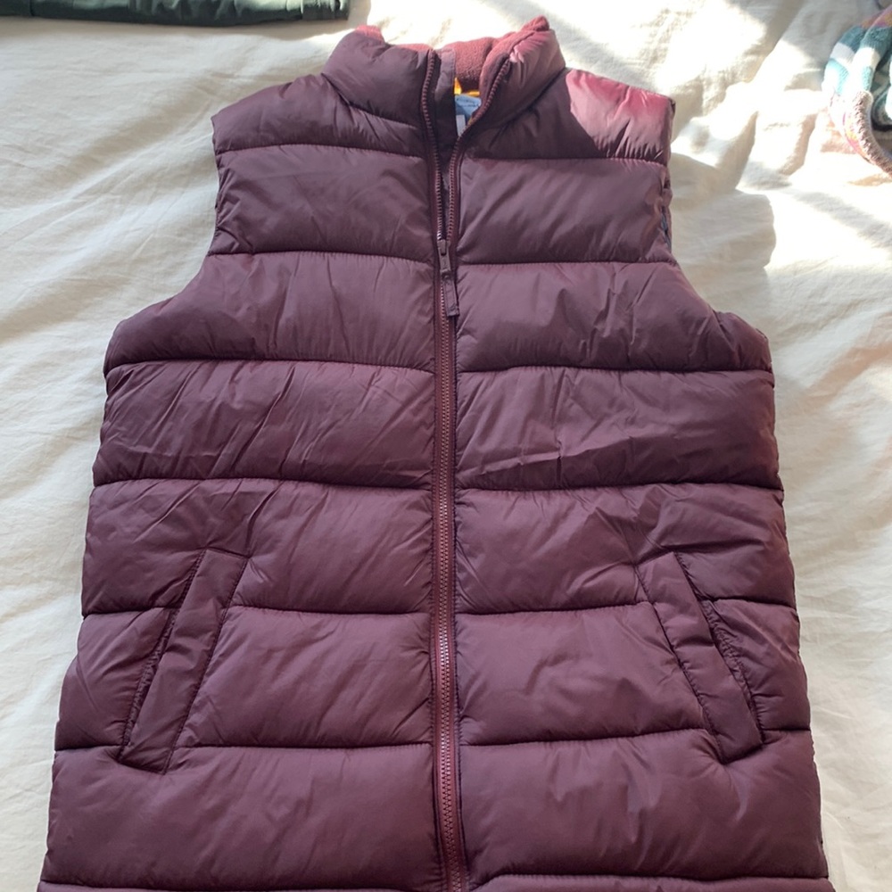 Old Navy Maroon Puffer Vest - Medium